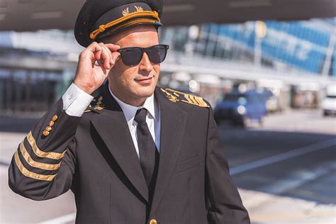 sunglasses pilots wear